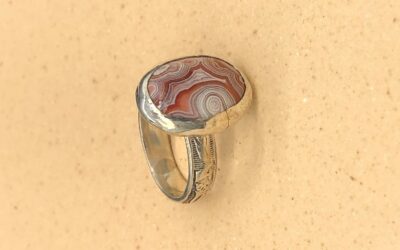 Agate in Sterling Silver Bezel Patterned Band